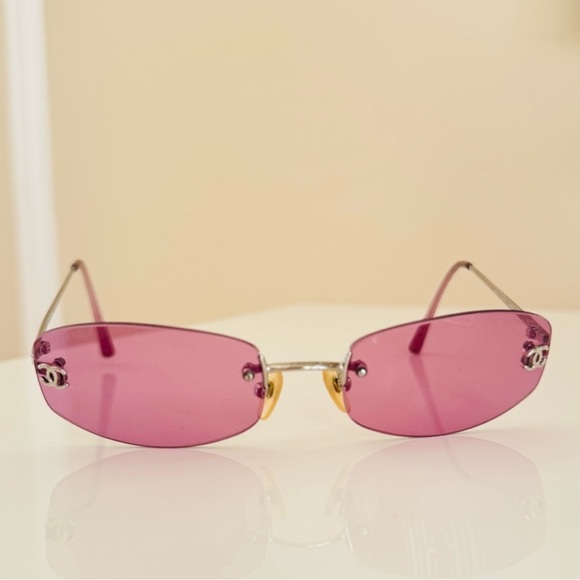 RARE 🍒 Vintage Chanel pink CC rimless sunglasses.